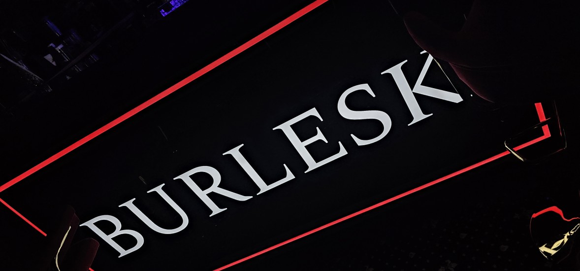   Burlesknvrsk Man`s club 